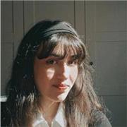 Soy una persona amable, cercana y con vocación por la enseñanza. Disfruto trabajar con niños y me apasiona acompañar su aprendizaj